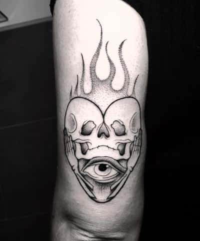 tatuaje fuego calavera