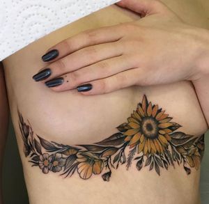 tatuaje girasol ornamental