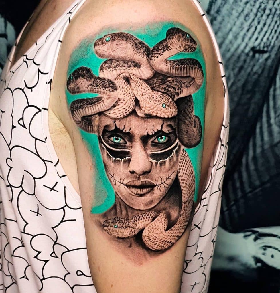 tatuaje medusa azul