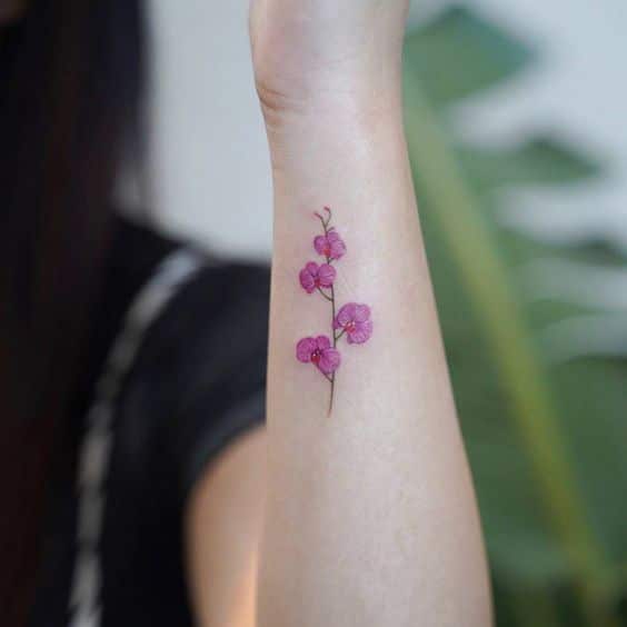 tatuaje orquidea pequeña