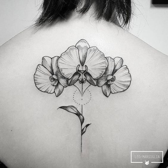 tatuaje orquidea triple