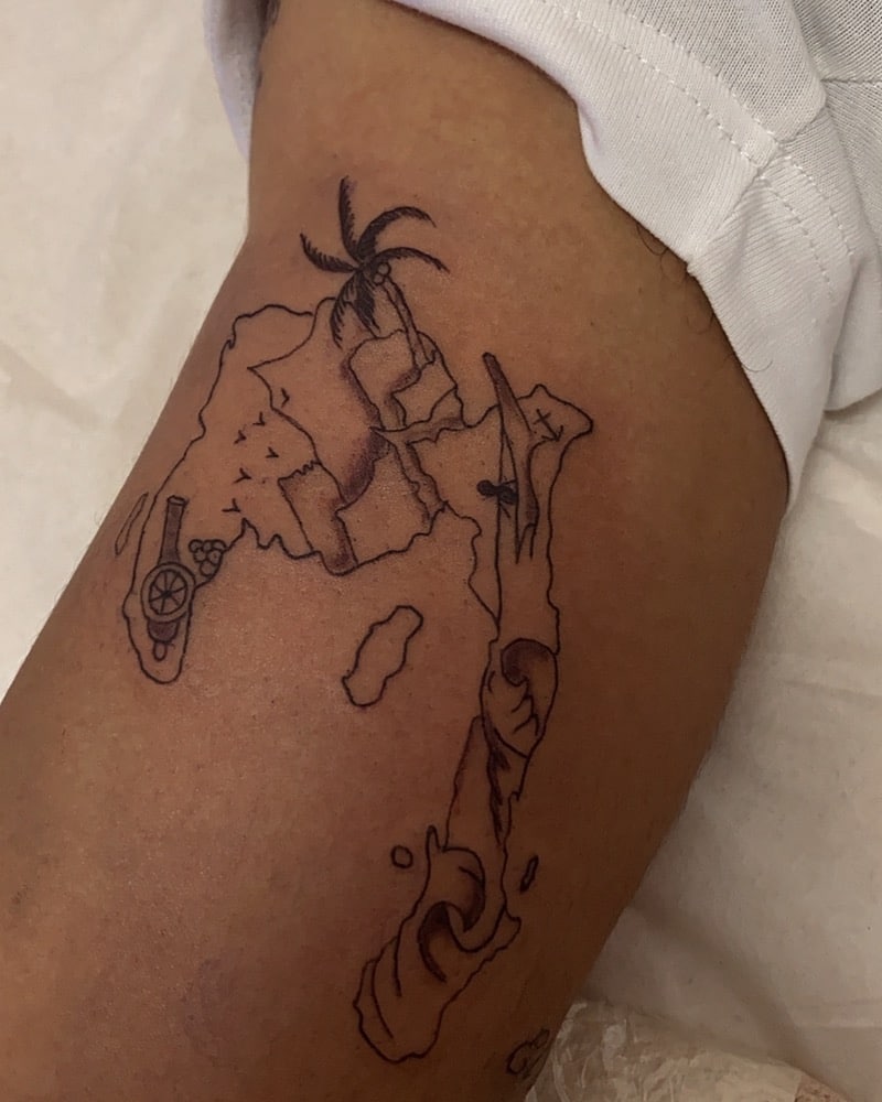 tatuaje palmera isla