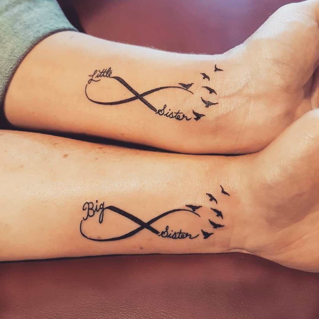 tatuaje infinito hermanas