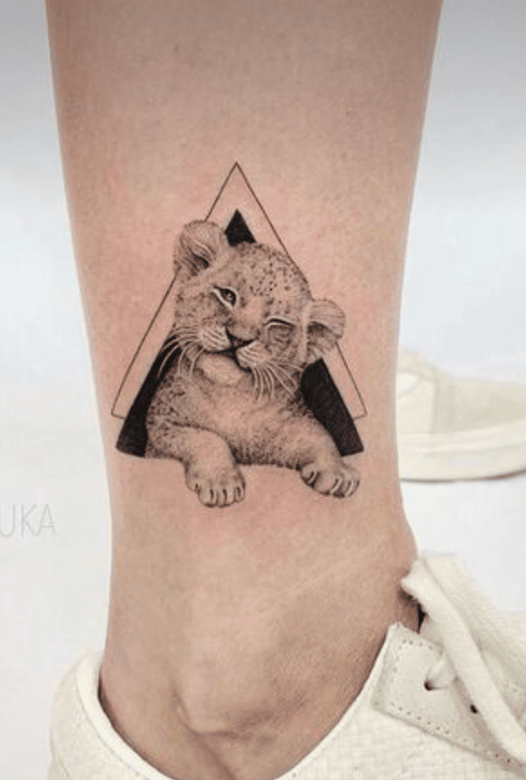 tatuaje león cría