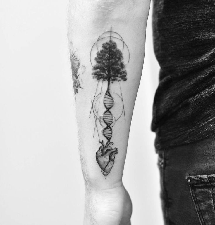 árbol de la vida tatuaje antebrazo