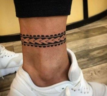 tatuaje brazalete tobillo