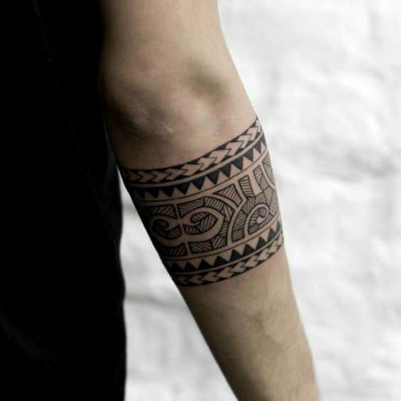 tatuaje brazalete maorí