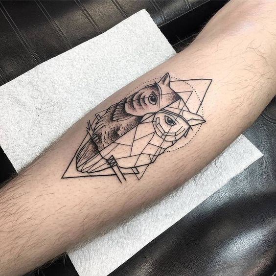 tatuaje búho geométrico