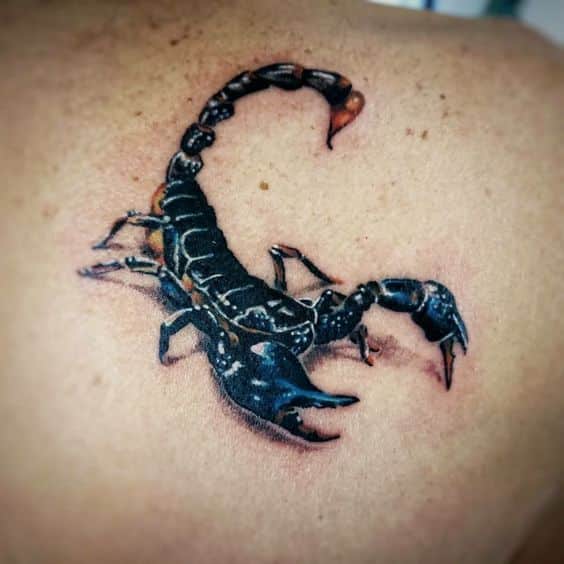 tatuaje escorpión color
