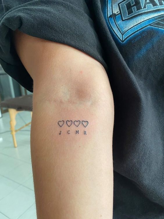 tatuaje familia minimalista