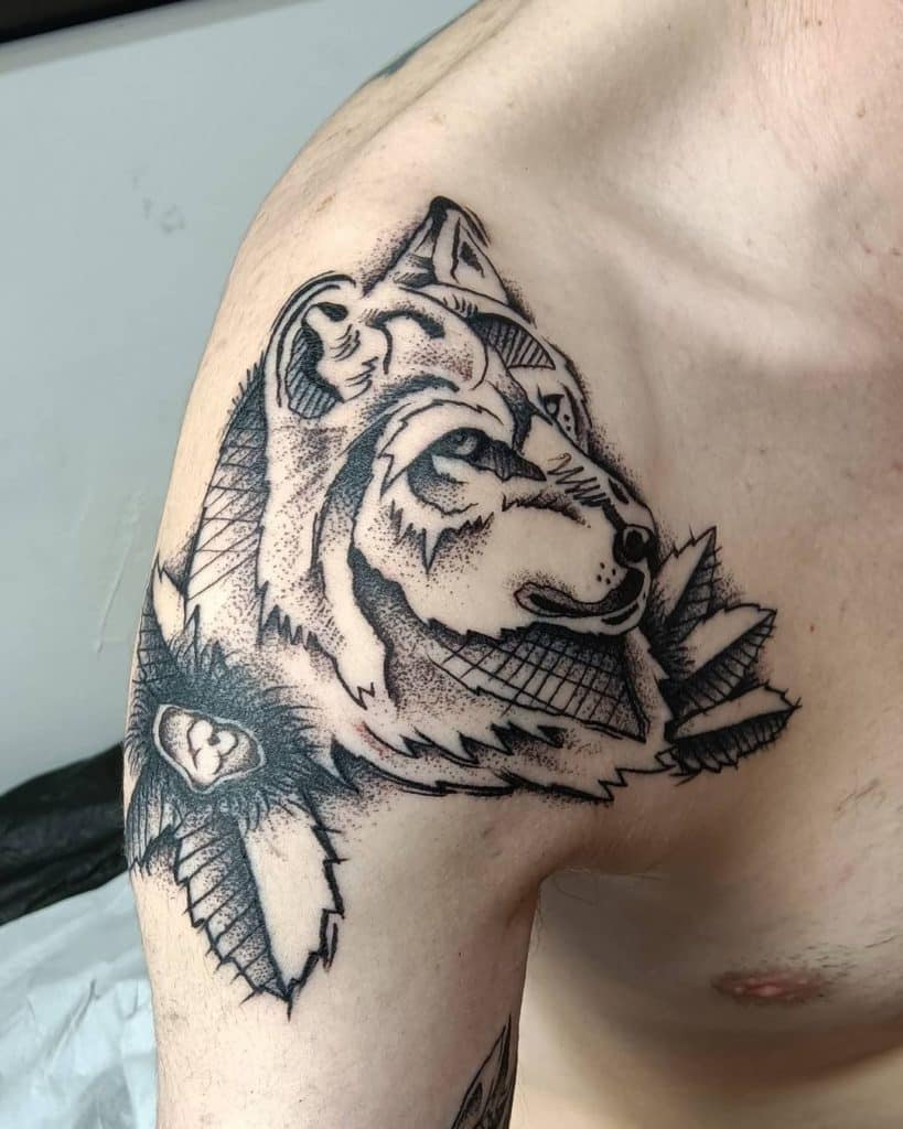 tatuaje lobo hombro