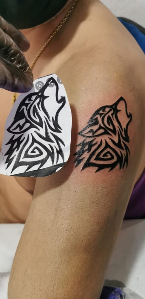 tatuaje lobo tribal