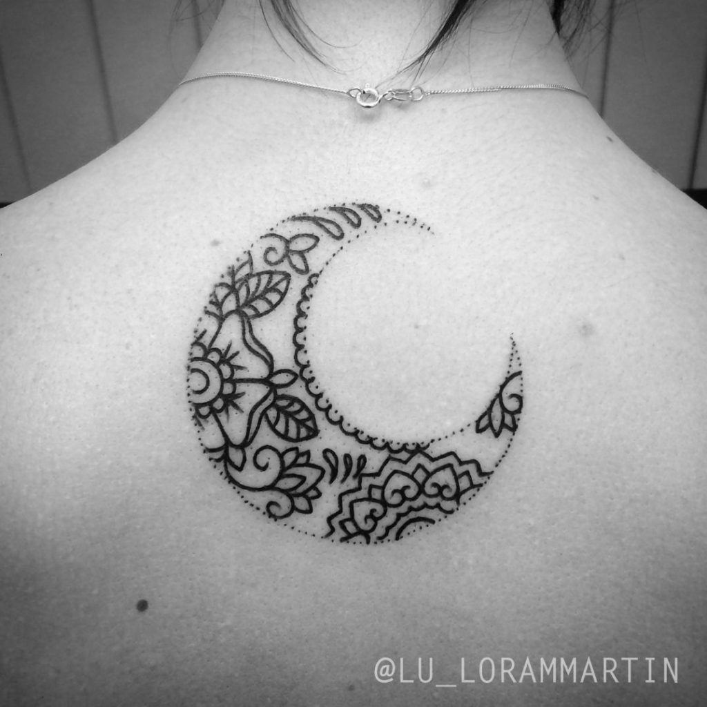 tatuaje luna pequeño