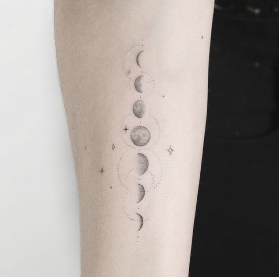 tatuaje luna ciclo