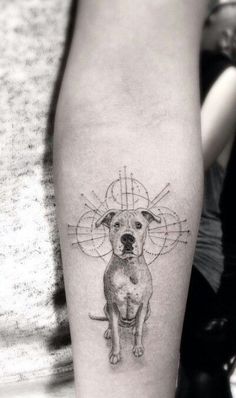 tatuaje perro microrealismo geométrico