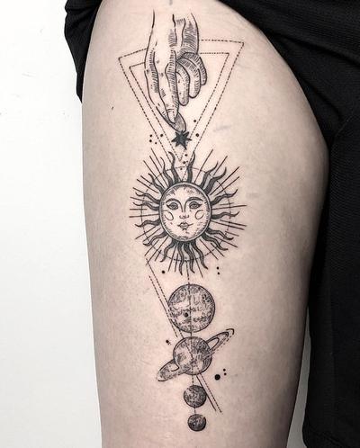 tatuaje planetas sol