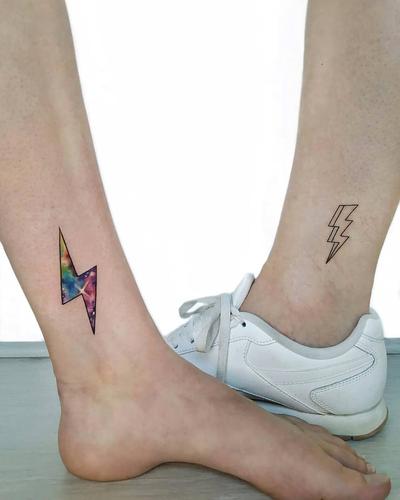 tatuaje rayo amigas