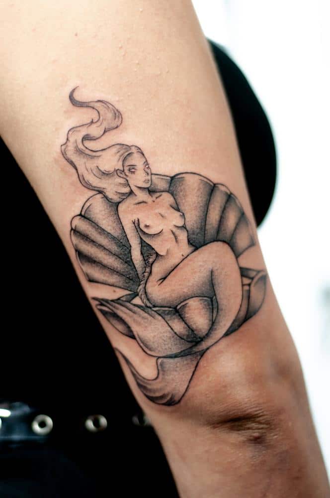 tatuaje sirena concha