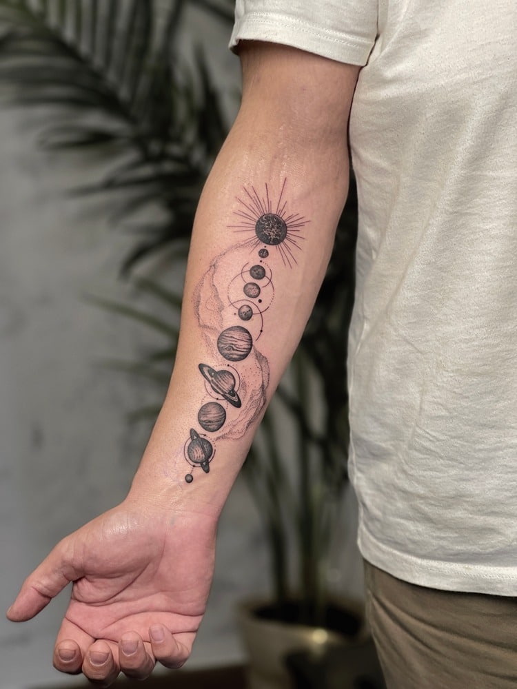 tatuaje sol y luna microrealismo