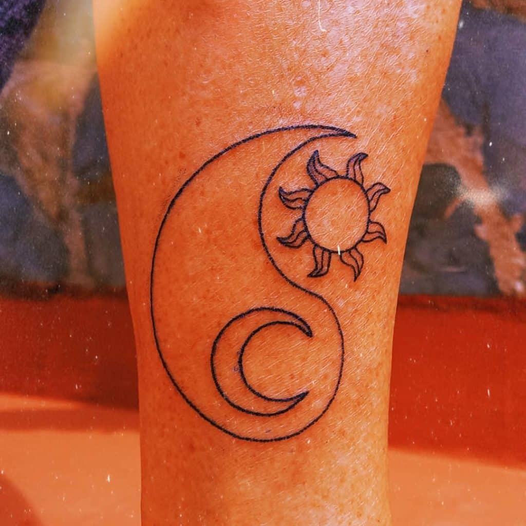 tatuaje sol y luna ying yang