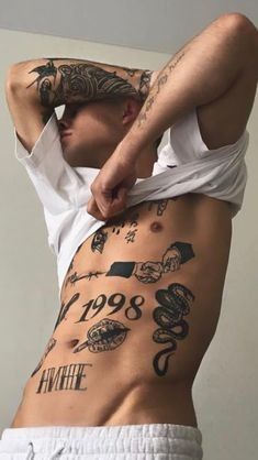 tatuajes abdomen hombre