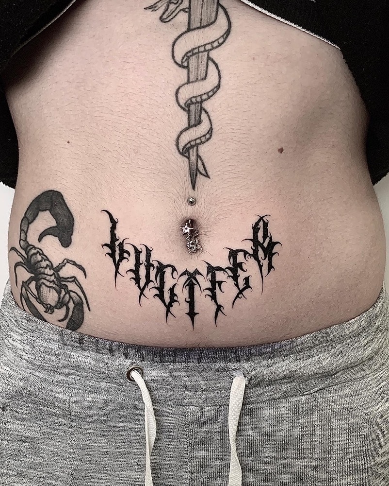 tatuajes abdomen góticos