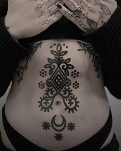 tatuajes abdomen tribal