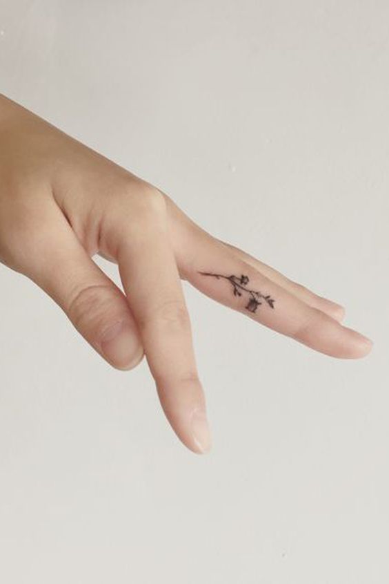 tatuajes dedos finos