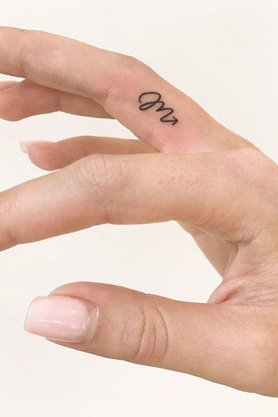 tatuajes dedos letras