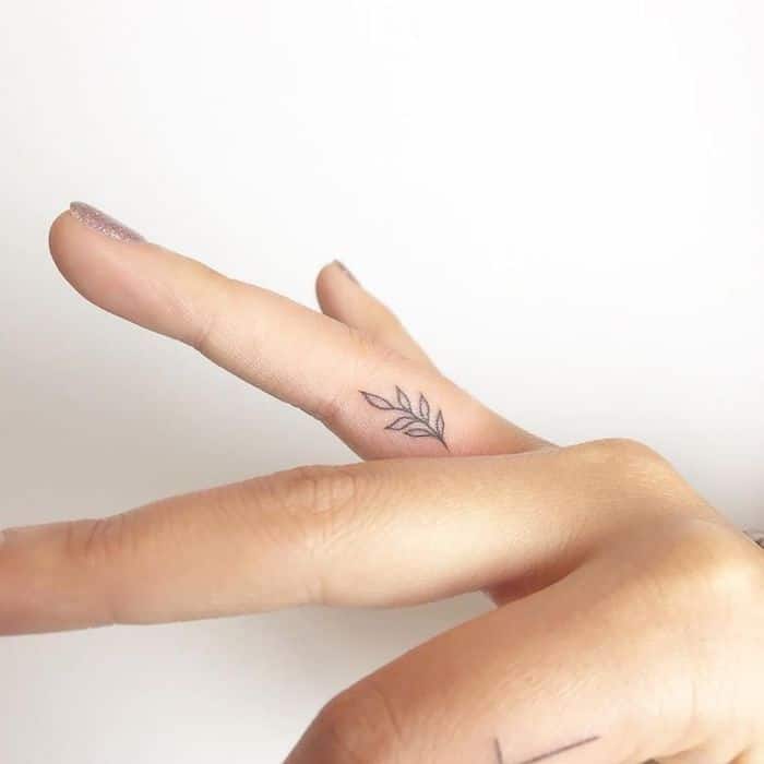 tatuajes dedos finos