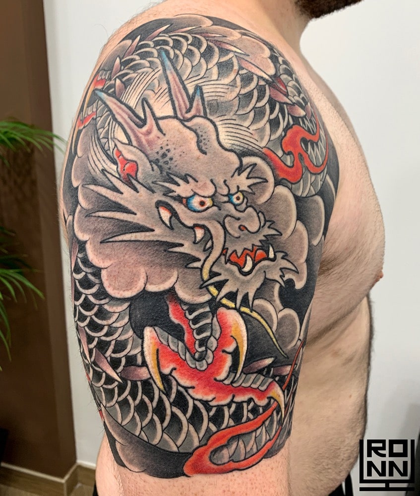 tatuajes dragones hombro