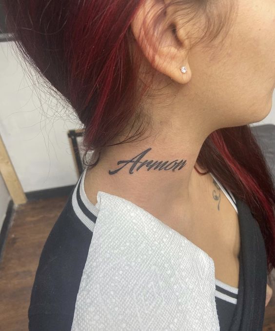 tatuajes en el cuello nombres