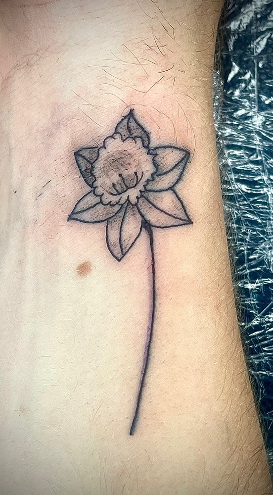 tatuajes en la muñeca flor