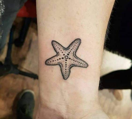 tatuajes estrellas blackwork