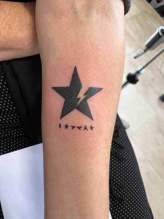 tatuajes estrellas rayo
