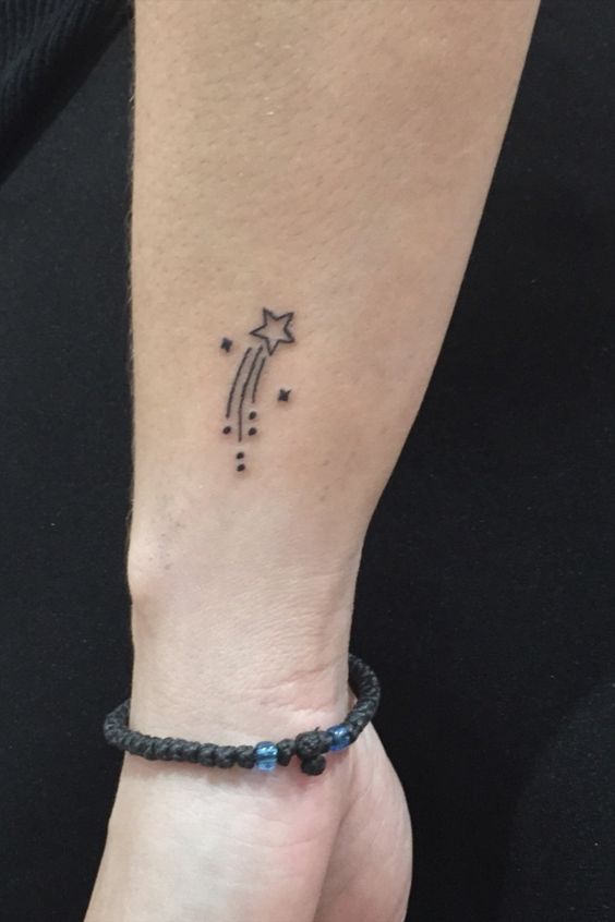 tatuajes estrellas fugaces