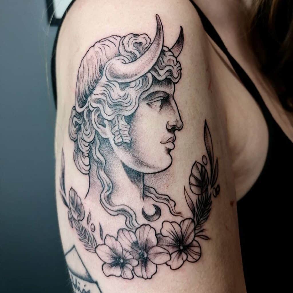 tatuajes mujeres signos zodiacales