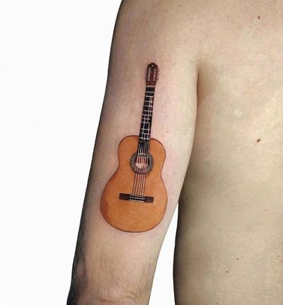 tatuajes musicales guitarra española