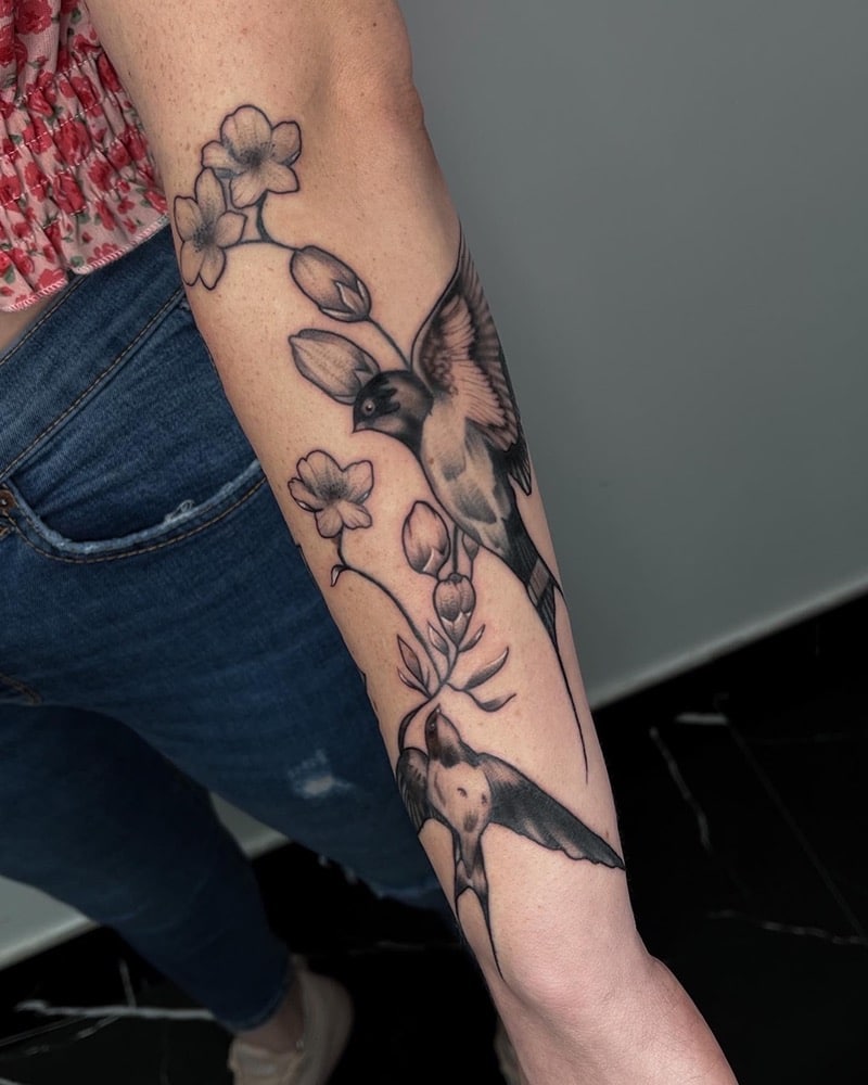 tatuajes pajaros flores