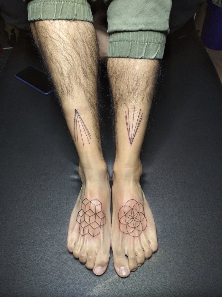 tatuajes pierna geométrico
