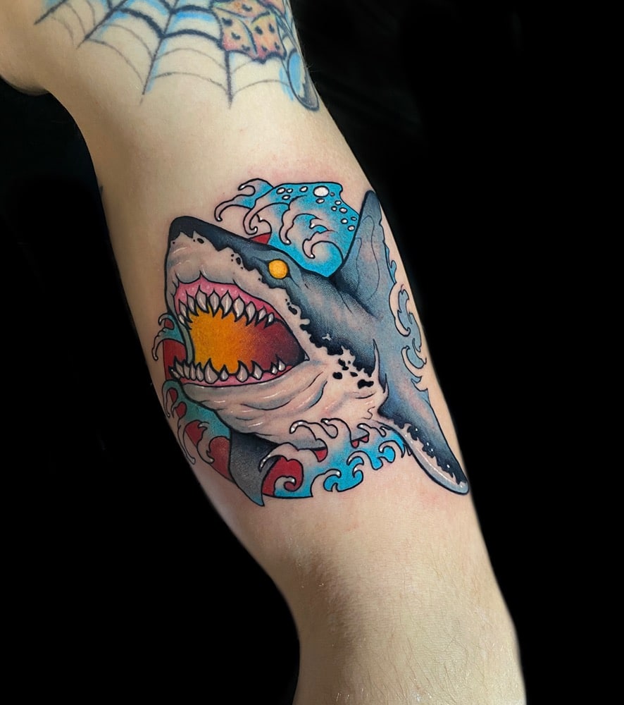 tatuajes tiburón neotradi