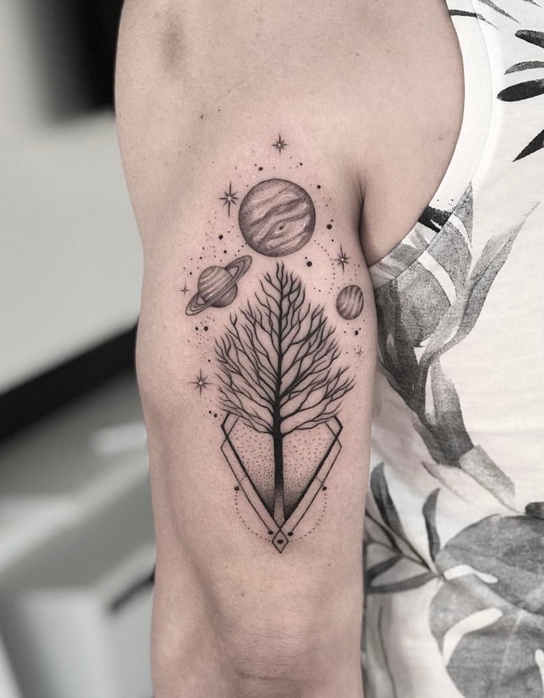 tatuajes universo árbol