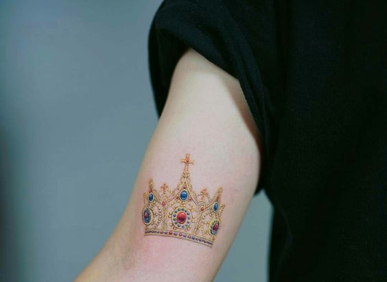 coronas en tatuajes
