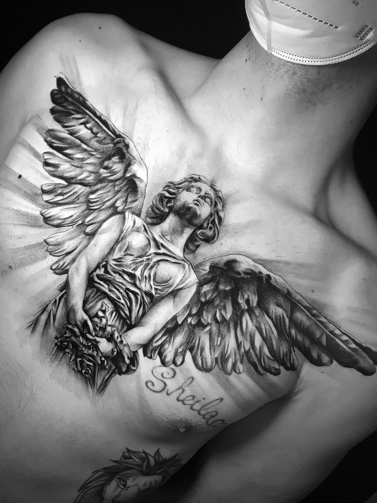tatuaje ángel hombre