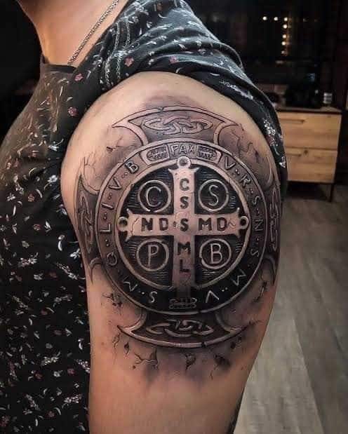 tatuaje cruz celta