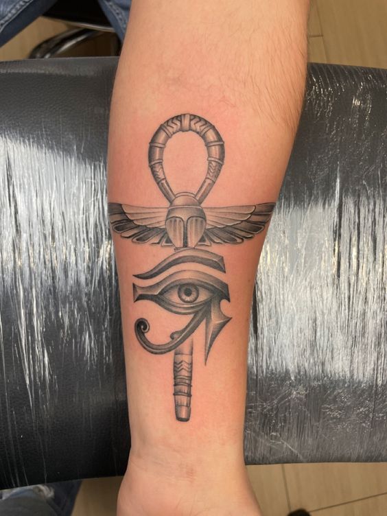 tatuaje cruz egipcia