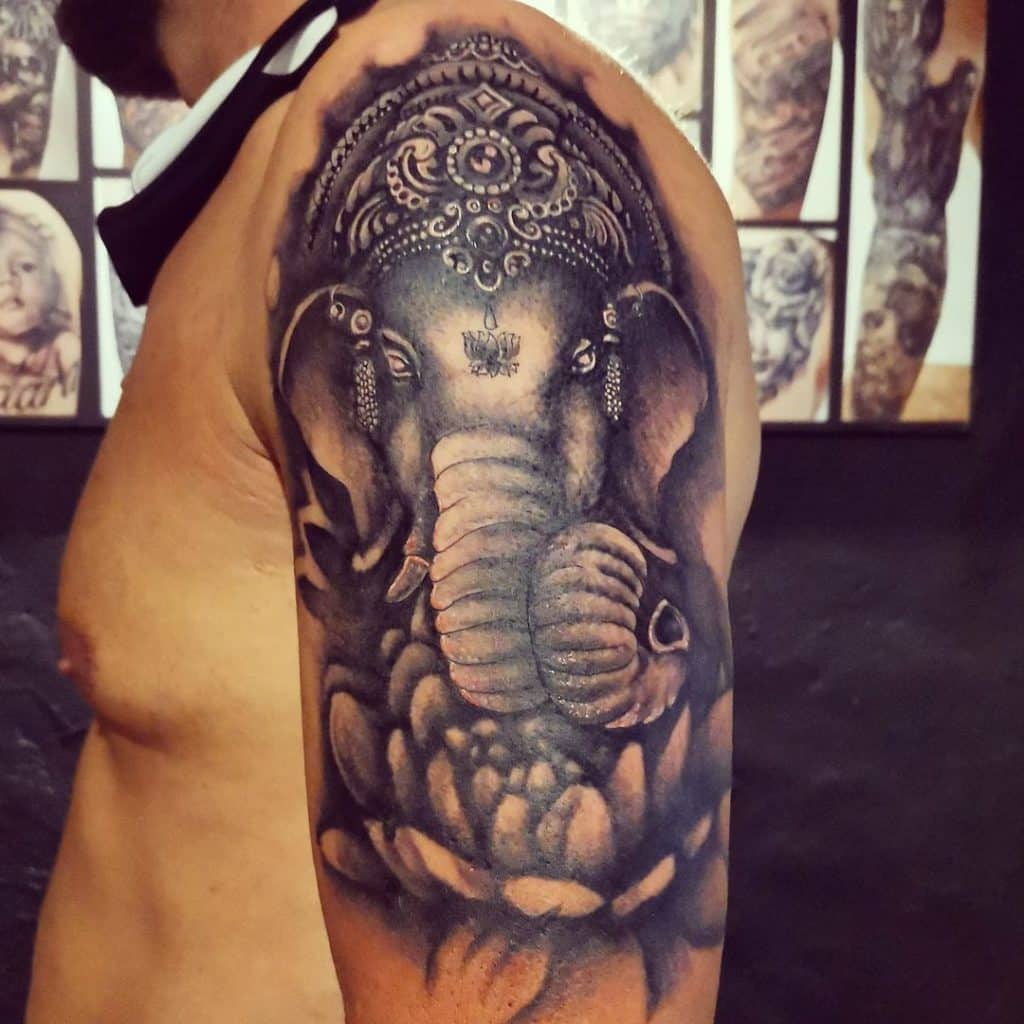 tatuaje elefante ganesha