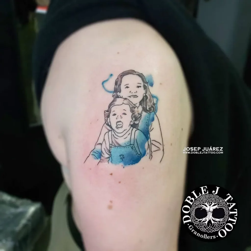 tatuaje mama dos hijas 