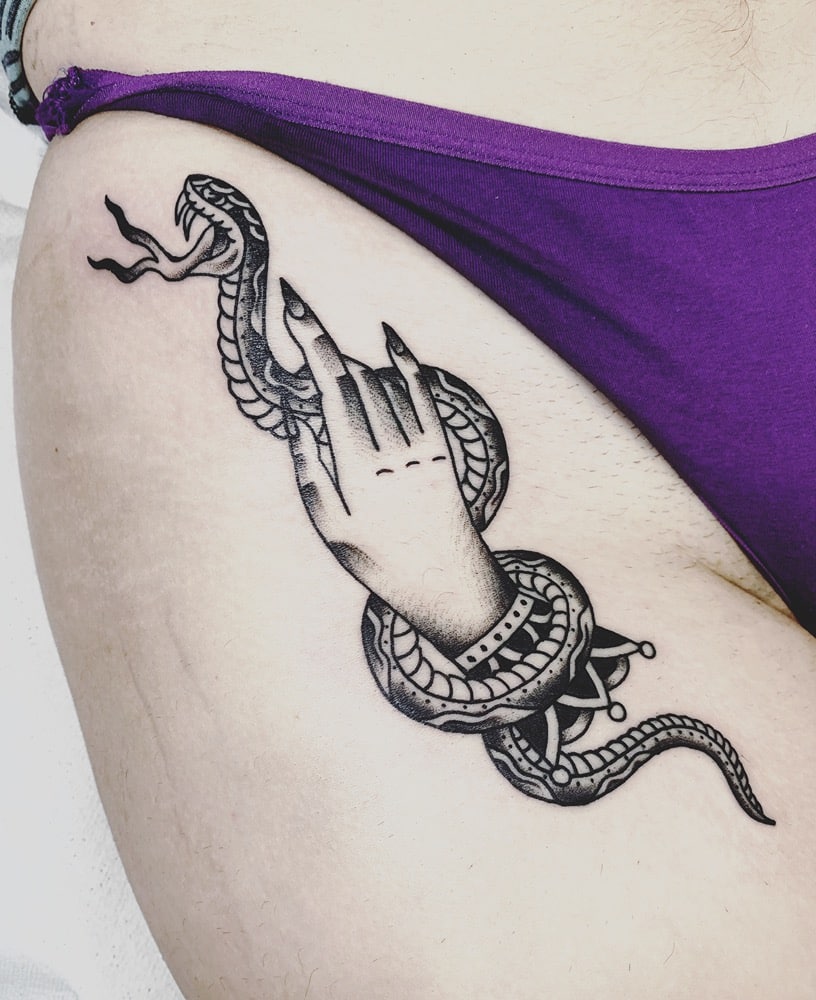 tatuaje serpiente ingle