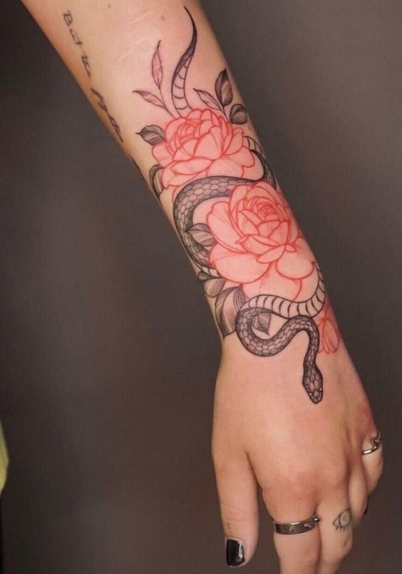 tatuaje serpiente muñeca